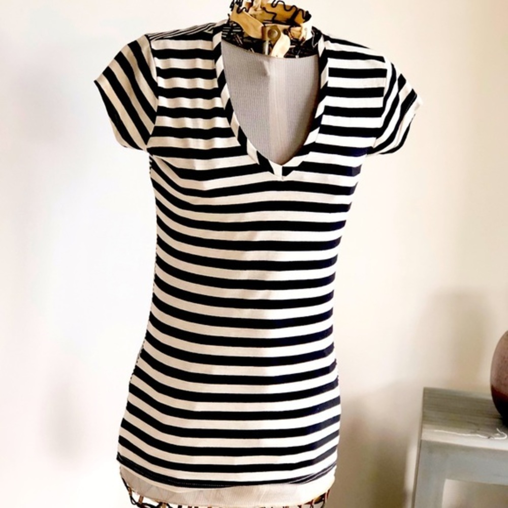 ✌️ 2/$20 >> Poof! | Stripped Tee